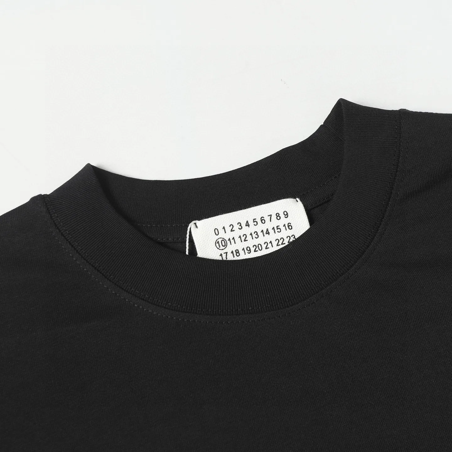 mm 6/ 24ss T logo ， Retro Same Style t 280 Versatile ：Black，White Size：s-xl